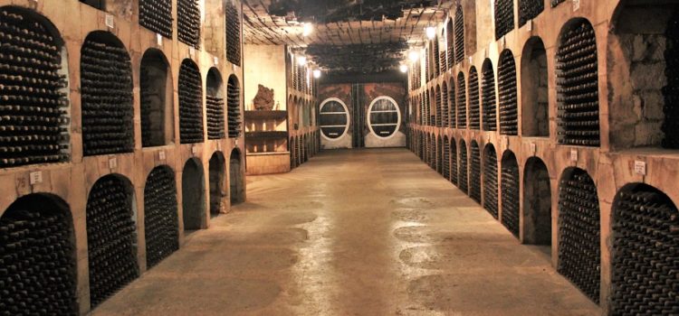 …Vin n-am mai băut de-o lună